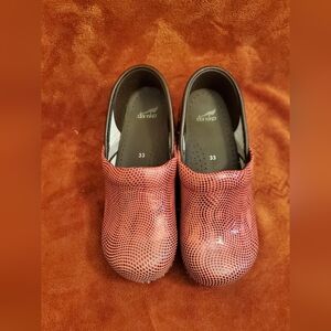 Dansko Red Textured Leather Kids Mules/Clogs
